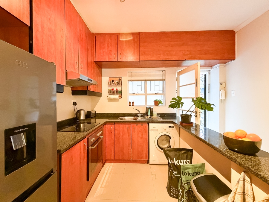 2 Bedroom Property for Sale in Oranjezicht Western Cape